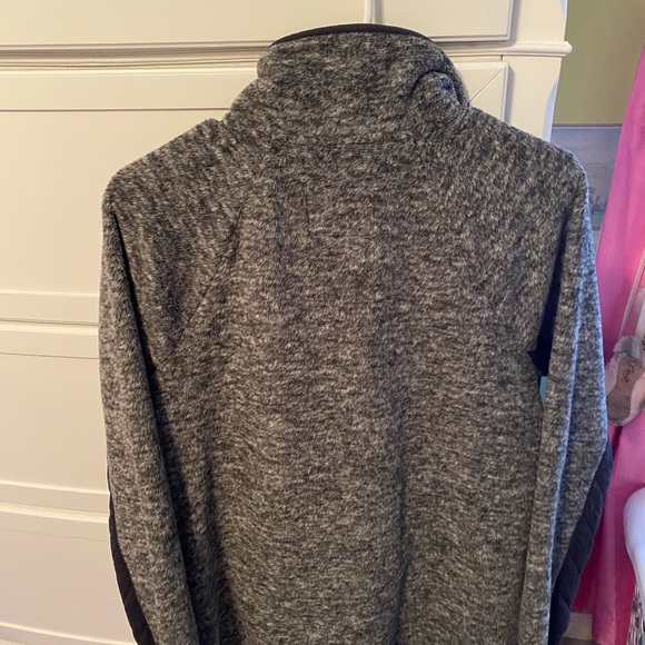 Abercrombie Asymmetrical Button up sweatshirt - Picture 3 of 3